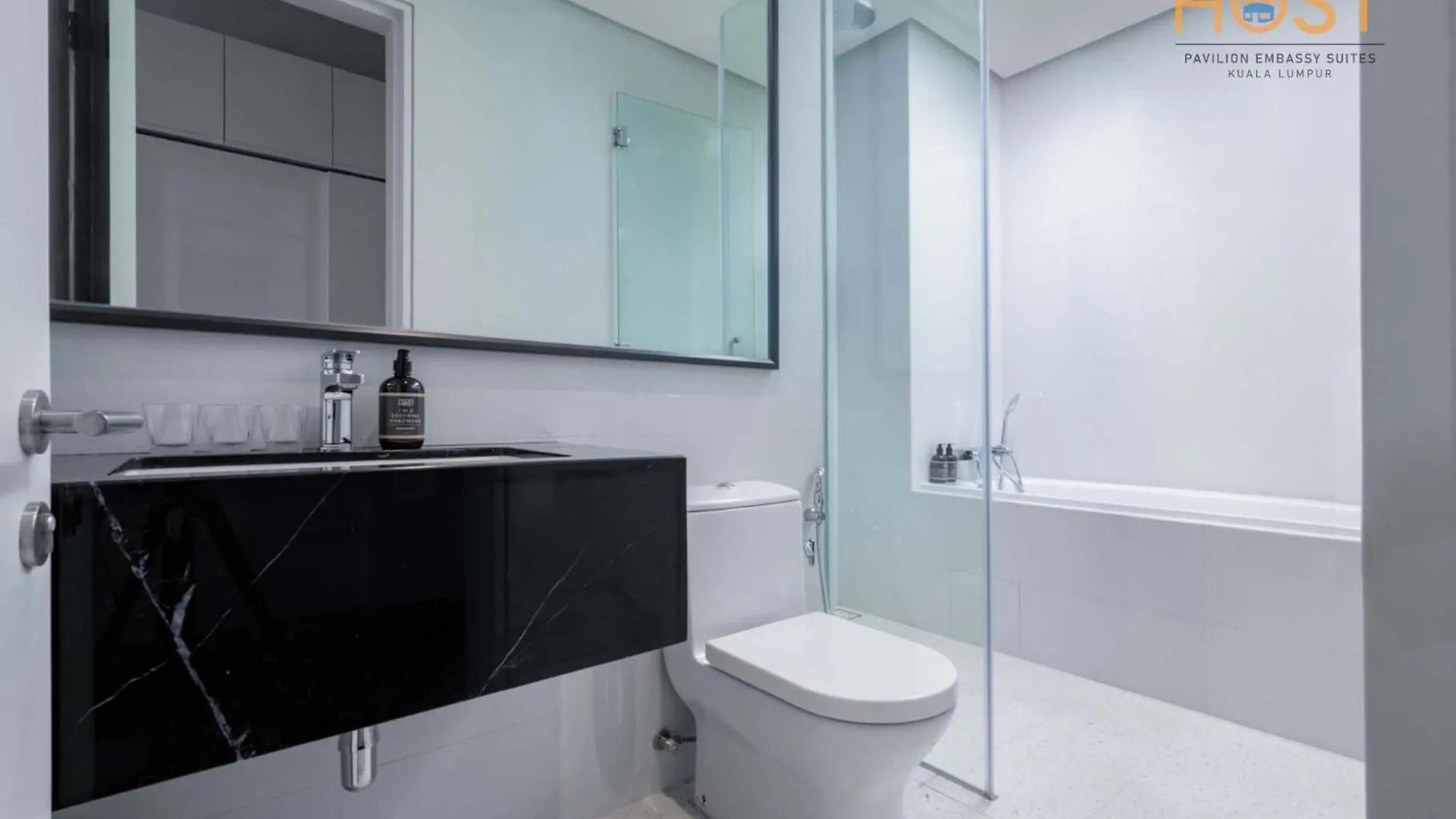 Pavilion Embassy Suites Kl By Perfect Host クアラルンプール