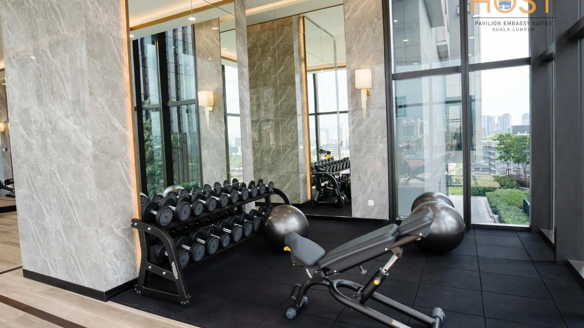 Pavilion Embassy Suites Kl By Perfect Host クアラルンプール